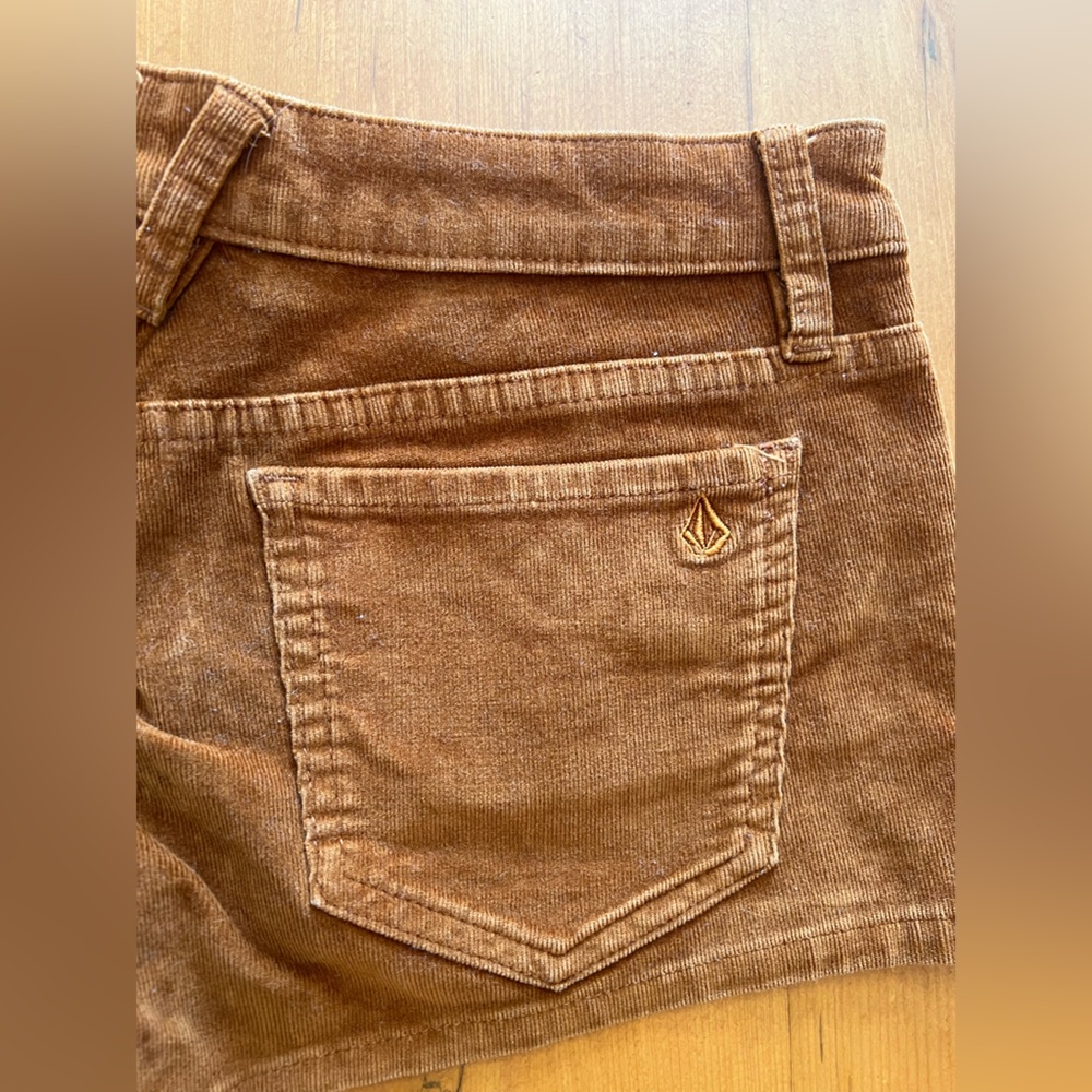 VOLCOM corduroy shorts size 9